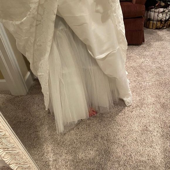 GALINA Lace Wedding Ball Gown with pockets NWT - Picture 15 of 16